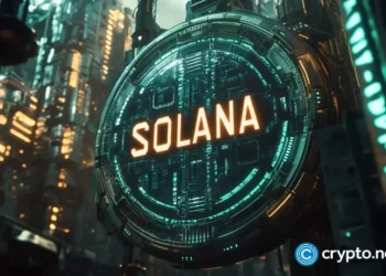 Solana eyes triangle breakout as daily MACD flips bullish